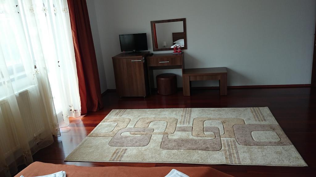 Pensiunea Maria Călimăneşti Zewnętrze zdjęcie